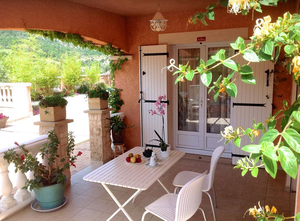 Chambres D'Hotes Les Noisetiers Digne-les-Bains Szoba fotó